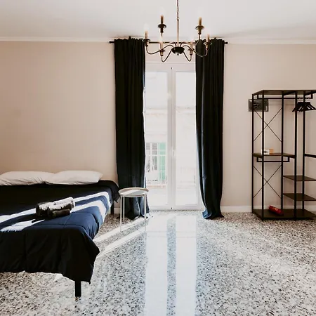 Manzoni Palace 900 Apartment